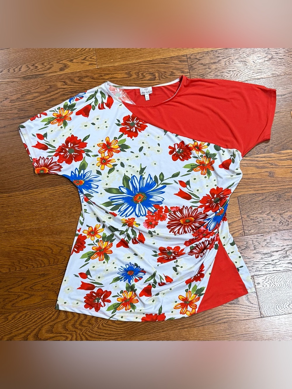 Hot In Hollywood Women’s Floral Asymmetrical Color Blocked Blouse Size 1X